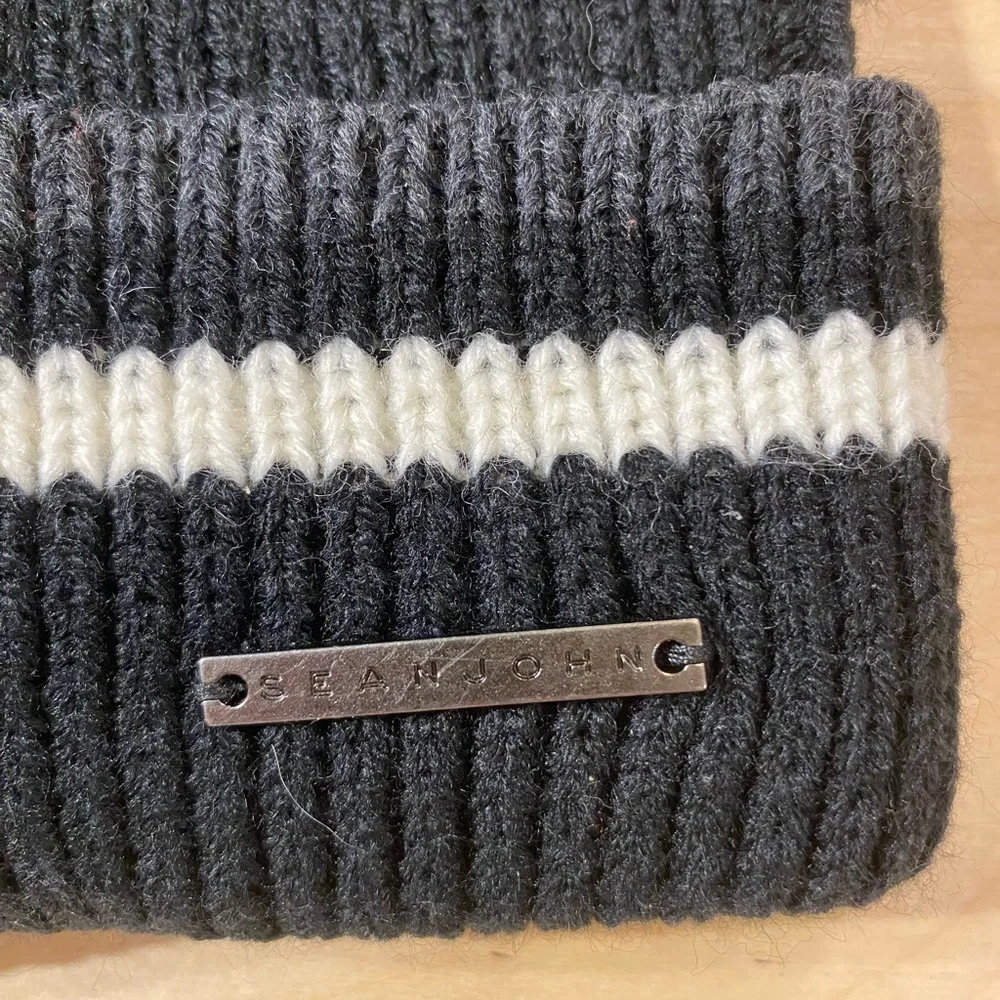 Sean John Toboggan (AM) - Picture 4 of 7